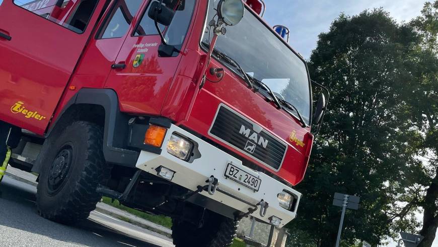 H2N1R2 Traktor mit PKW