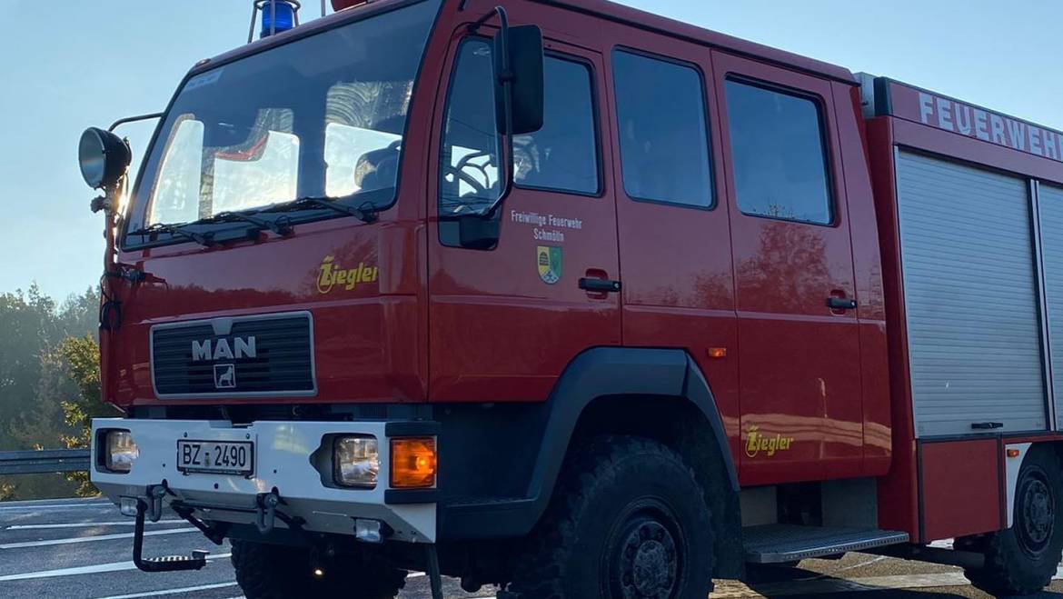 H2N2R3 Verkehrsunfall 3PKW, mehrere verletzte, 1 Person bewusstlos, 1 eingeklemmte Person,