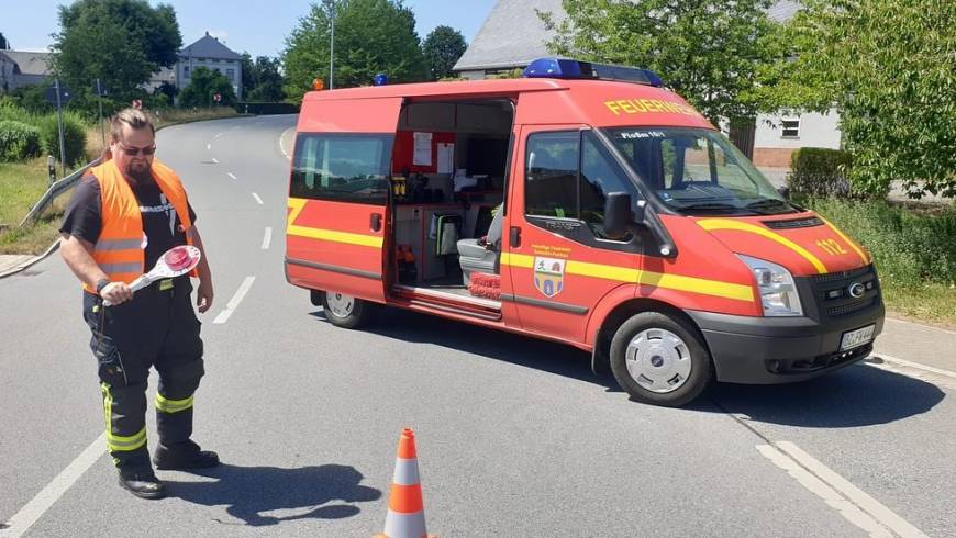 H1, auslaufende Betriebsstoffe nach VKU, 2 Verletzte