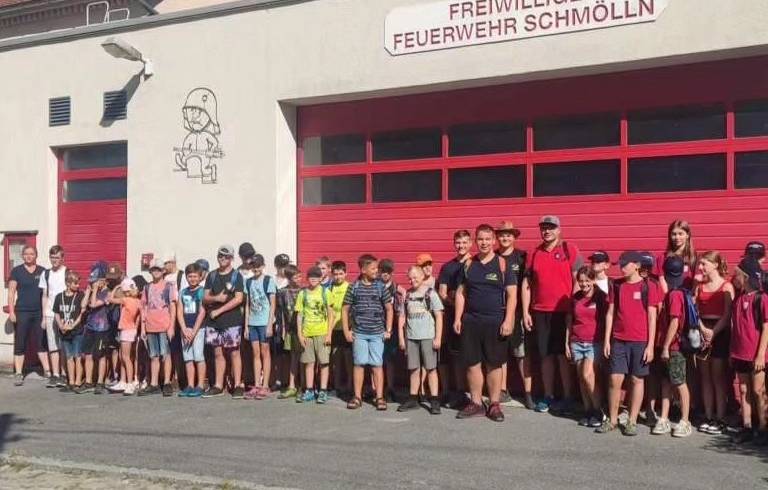 Wir haben heute eine Wanderung mit der Jugendfeuerwehr Steina zusammen gemacht.