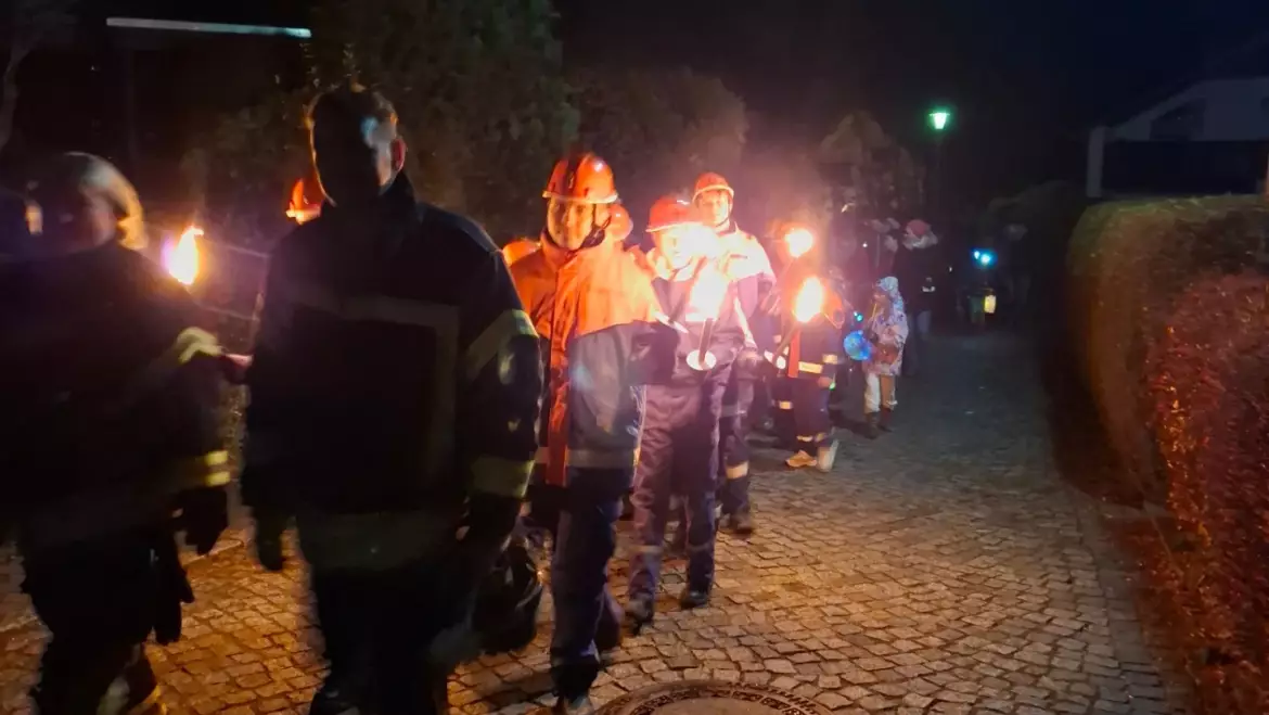 Am 11.11.2025 haben wir auch dieses Jahr den Martinsumzug mit unserer Jugendfeuerwehr begl